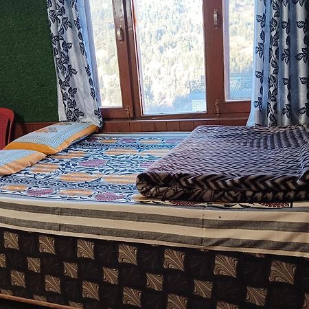Roop Mountain Homestay Manāli Exterior foto