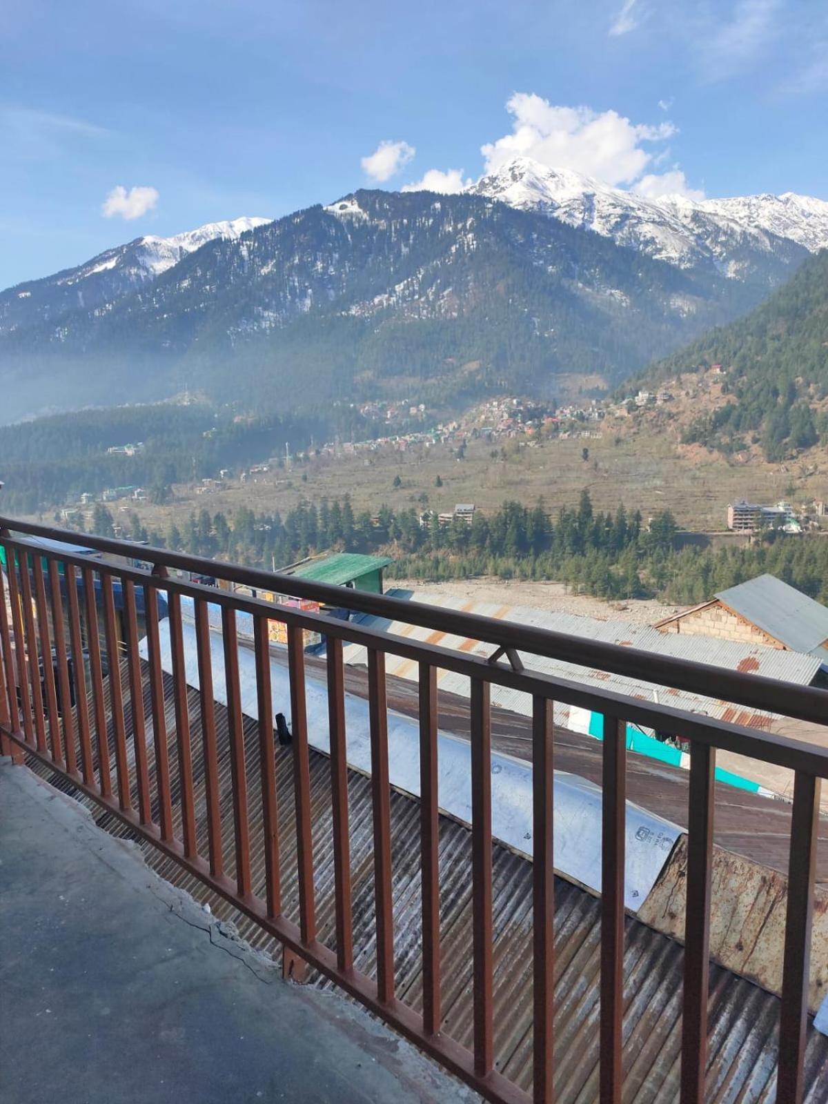 Roop Mountain Homestay Manāli Exterior foto