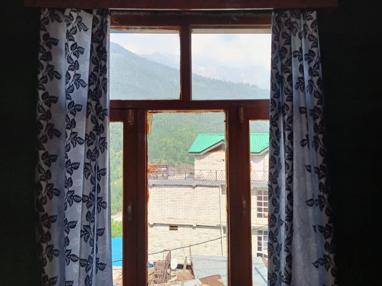 Roop Mountain Homestay Manāli Exterior foto
